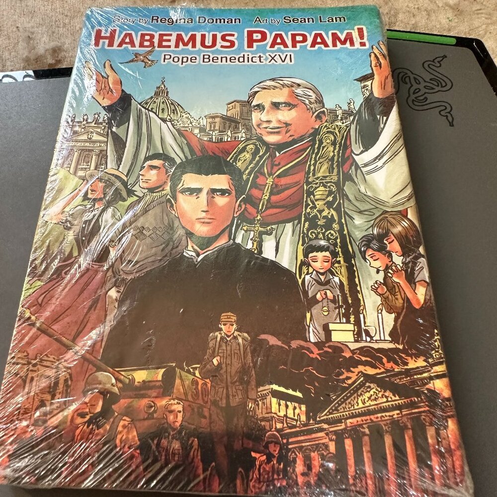 New Sealed Habemus Papam! Pope Benedict XVI Regina Doman & Sean Lam Graphic Nove